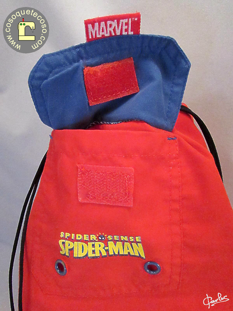 Bañador de Spider Man convertido en bolsa Bañador de Spider Man convertido en bolsa