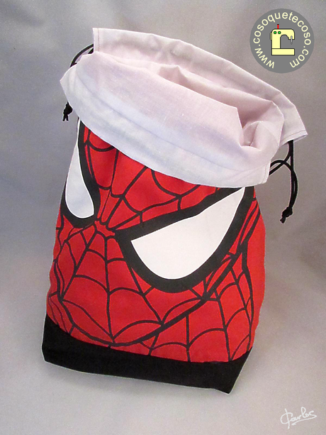 Bañador de Spider Man convertido en bolsa Bañador de Spider Man convertido en bolsa