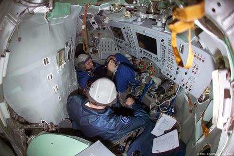 Training_in_the_Soyuz_simulator_at_Star_City