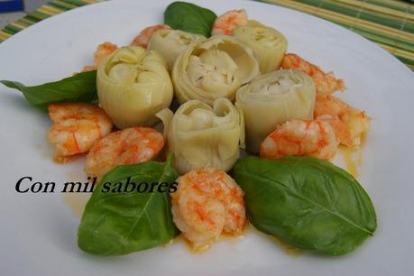 ENSALADA DE ALCACHOFAS CON GAMBAS AL AJILLO