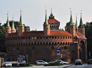 CRACOVIA: UNA CIUDAD que SORPRENDE CRACOVIA: UNA CIUDAD que SORPRENDE