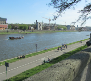 CRACOVIA: UNA CIUDAD que SORPRENDE CRACOVIA: UNA CIUDAD que SORPRENDE