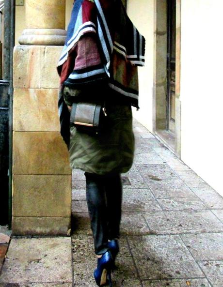 LONDON CALLING LONDON CALLING