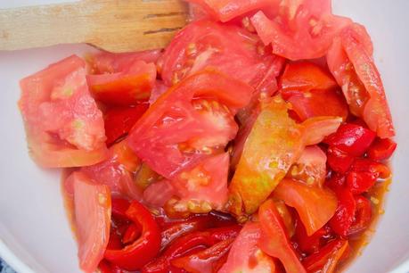 Ensalada de pasta, pimientos asados, atún y mejillones Ensalada de pasta, pimientos asados, atún y mejillones