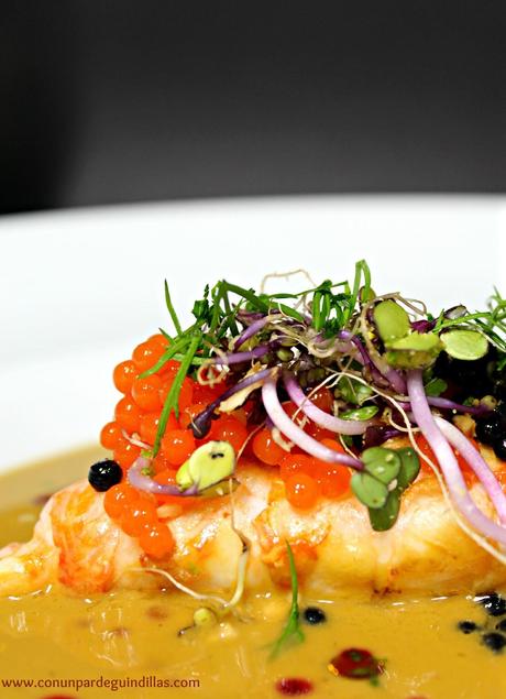 Crema de marisco Aneto con colas de cigala y caviar bicolor Crema de marisco Aneto con colas de cigala y caviar bicolor