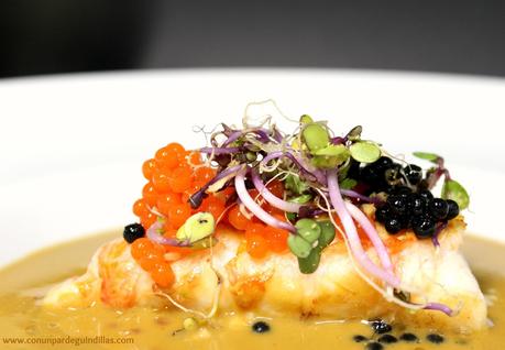 Crema de marisco Aneto con colas de cigala y caviar bicolor Crema de marisco Aneto con colas de cigala y caviar bicolor