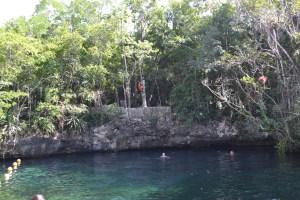 Cenote a cielo abierto