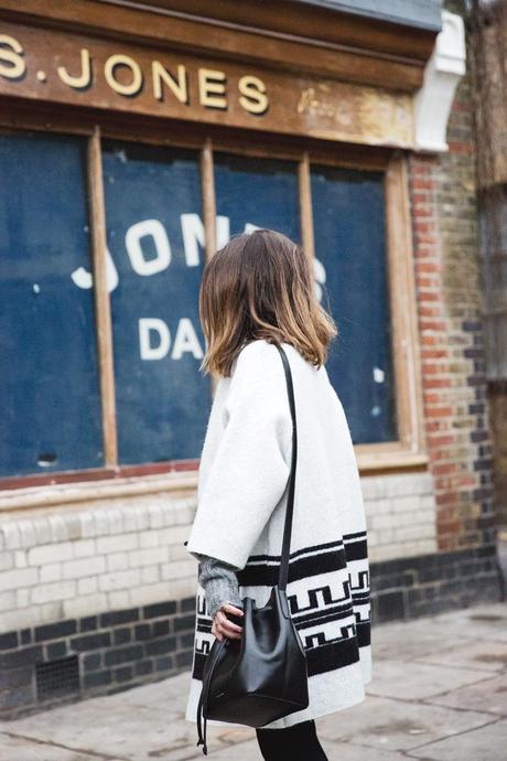 Ethnic_Coat-Black_And_White-Chained_Boots-Outfit-Street_Style-Coat-12