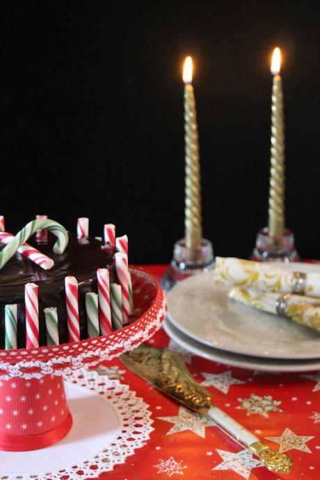 Cheesecake de chocolate y peppermint con bastones de caramelo Cheesecake de chocolate y peppermint con bastones de caramelo