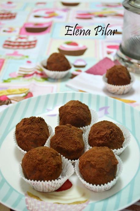 Trufas de coco y chocolate Trufas de coco y chocolate