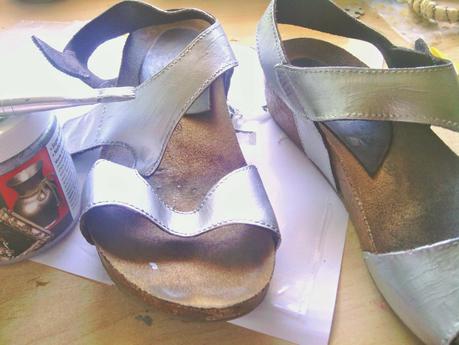 Revisión de unas sandalias Revisión de unas sandalias