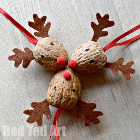 Guirnaldas DIY hechas con nueces en forma de renos