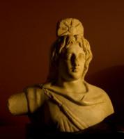 La leyenda de Alejandro Magno Busto de Alejandro Magno como Kosmokrator.