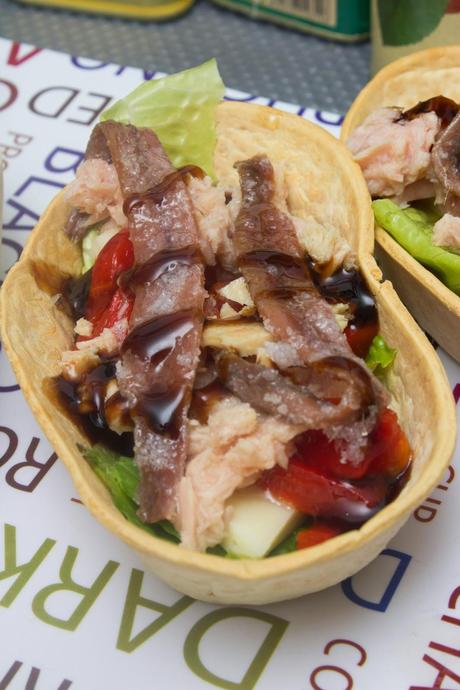 Barquitas crujientes de anchoas y pimientos asados Barquitas crujientes de anchoas y pimientos asados