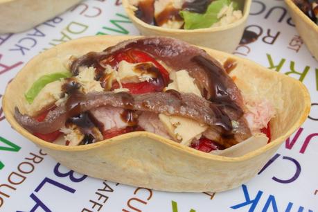 Barquitas crujientes de anchoas y pimientos asados Barquitas crujientes de anchoas y pimientos asados