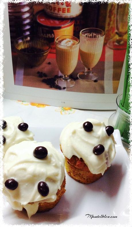 Bizcochitos de calabaza con crema de queso y conguitos Bizcochitos de calabaza con crema de queso y conguitos 2