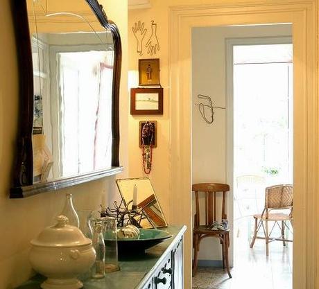 De la cómoda a la pared De la cómoda a la pared