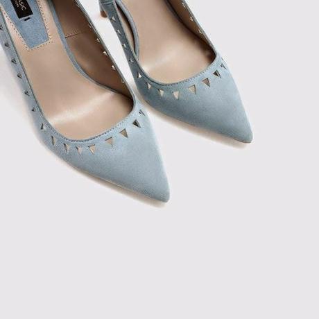 Con tacón alto Con tacón alto