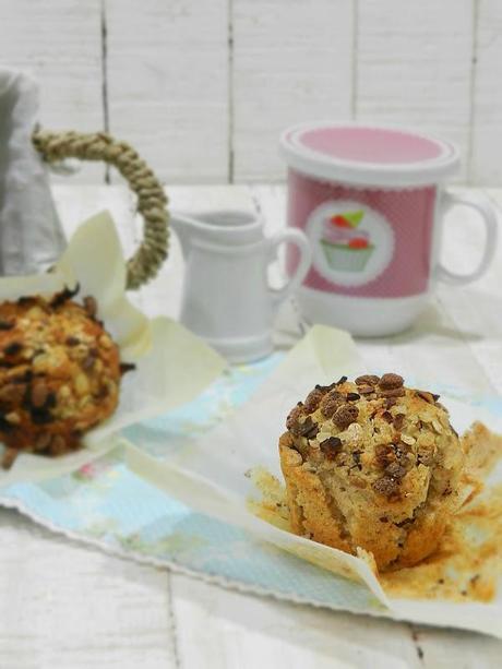 Muffins integrales con muesli al chocolate y plátano crunch Muffins integrales con muesli al chocolate y plátano crunch