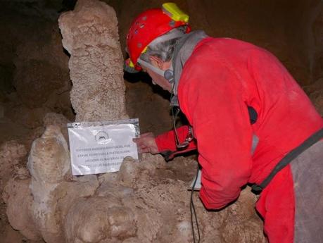 Puente espeleológico intenso Puente espeleológico intenso