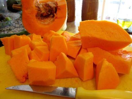 Crema de calabaza al curry con guarnición de uvas. crema-de-calabaza-al-curry-con-uvas-0