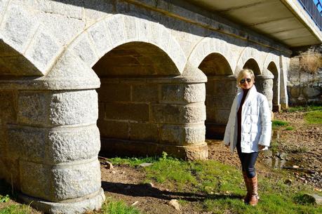 White parka and ethnic socks. White parka and ethnic socks.