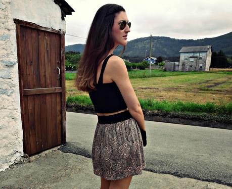 FALDA ESTAMPADO ROSA Y NEGRO FALDA ESTAMPADO ROSA Y NEGRO