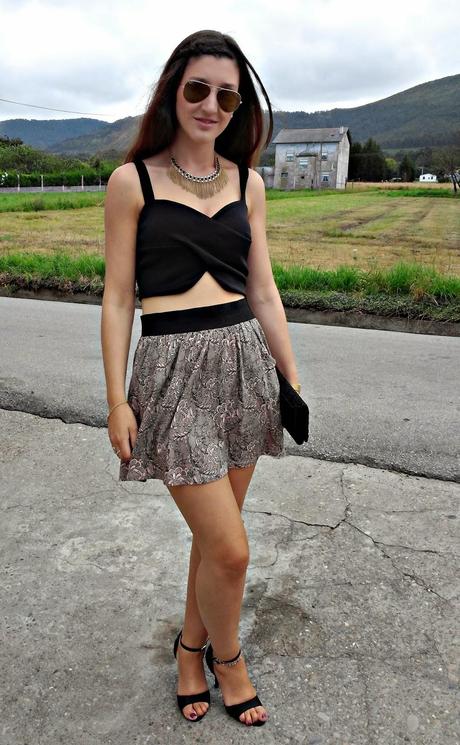 FALDA ESTAMPADO ROSA Y NEGRO FALDA ESTAMPADO ROSA Y NEGRO