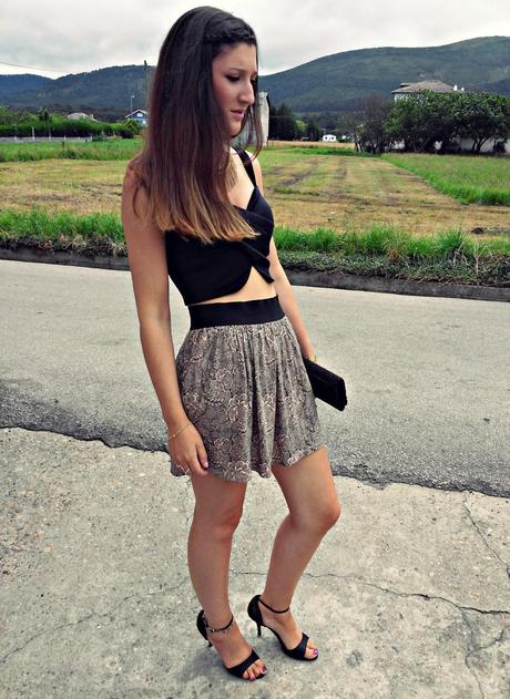 FALDA ESTAMPADO ROSA Y NEGRO FALDA ESTAMPADO ROSA Y NEGRO