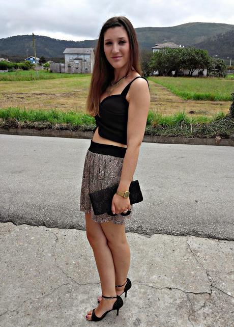 FALDA ESTAMPADO ROSA Y NEGRO FALDA ESTAMPADO ROSA Y NEGRO