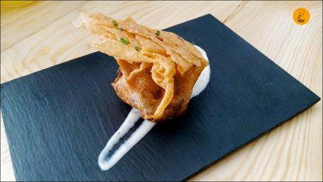 Top10: Saquito de langostinos y setas con salsa de puerro Top10: Saquito de langostinos y setas con salsa de puerro