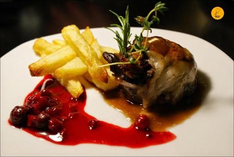 Gastroterapia: Crepineta de rabo de toro con frutos rojos y reducción de Pedro Ximénez Gastroterapia: Crepineta de rabo de toro con frutos rojos y reducción de Pedro Ximénez