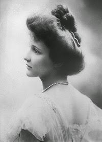 La primera parlamentaria británica, Nancy Astor (1879-1964)
