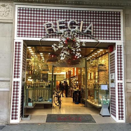 El ritual M2Beauté para embellecer la mirada estimulando el crecimiento de las pestañas permumerias regias barcelona