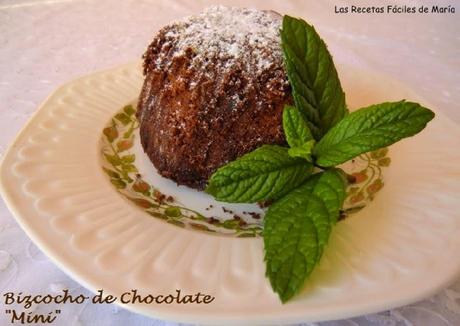 http://www.lasrecetasfacilesdemaria.com/2014/11/bizcocho-de-chocolate-mini.html