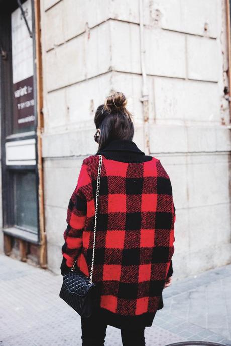 Checked_Cardigan-Black_And_Red-Balenciaga_Boots-Outfit-Rebecca_Minkoff-Quilted_Bag-Street_style-5
