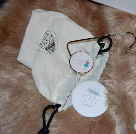 lA cAJA dE aVRIL dICIEMBRE lA cAJA dE aVRIL dICIEMBRE