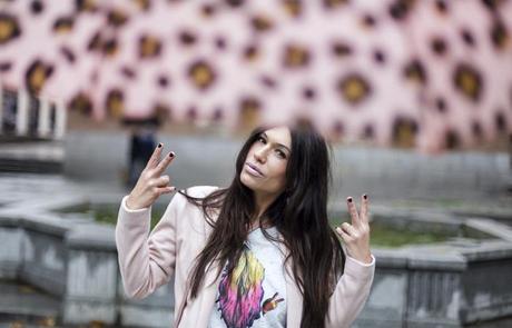 street style barbara crespo pink she inside she insider coat pepe jeans adidas sneakers fashion blogger outfit blog de moda street style barbara crespo pink she inside she insider coat pepe jeans adidas sneakers fashion blogger outfit blog de moda