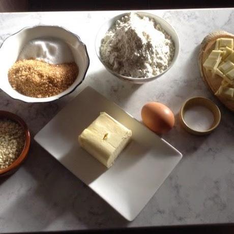 Cookies con chips de chocolate blanco y almendra Cookies con chips de chocolate blanco y almendra