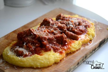 Polenta costillas y salchichas polenta cotillas salchichas Polenta costillas y salchichas
