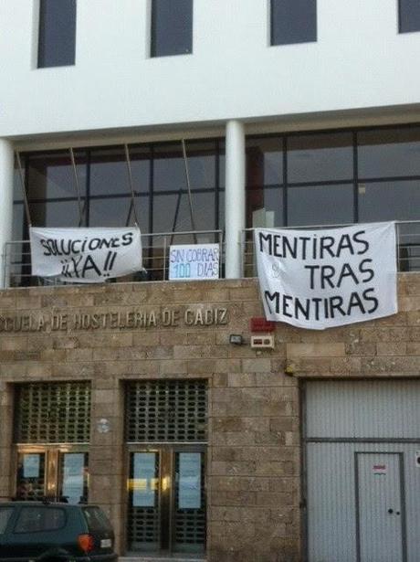 Juventudes Socialistas muestra su apoyo a los trabajadores y alumnos de la Escuela de Hostelería de Cádiz