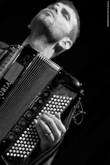 FOTO: ÉMILE PARISIEN & VICENT PEIRANI: Fotos del concierto en el Instituto Francés (Barcelona)-46 FESTIVAL INTERNACIONAL DE JAZZ DE BARCELONA