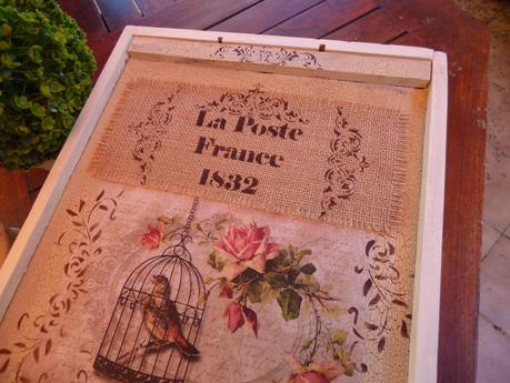 Caja de vino craquelada y con stencils Caja de vino craquelada y con stencils