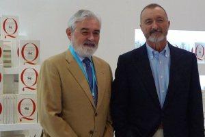 “Don Quijote de la Mancha” de Miguel de Cervantes, adaptada para uso escolar por Arturo Pérez-Reverte Arturo Pérez-Reverte y Darío Villanueva.