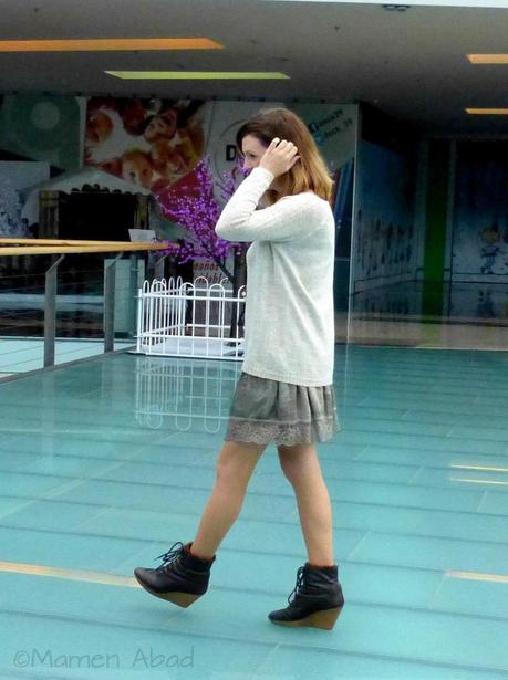 Street style con falda lencera con encaje Street style con falda lencera con encaje (17)