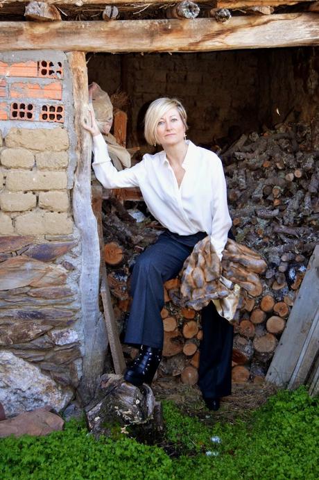 Palazzo pants and faux fur coat. Palazzo pants and faux fur coat.