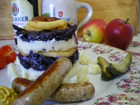 Tartita de lombarda confitada con manzanas y patatas Tartita de lombarda confitada con manzanas y patatas