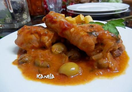 POLLO CON PIÑONES Y ACEITUNAS POLLO CON PIÑONES Y ACEITUNAS