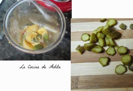 Huevos rellenos, con flores de salmón Huevos rellenos, con flores de salmón