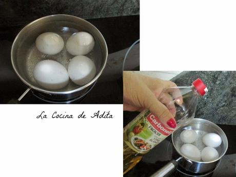 Huevos rellenos, con flores de salmón Huevos rellenos, con flores de salmón